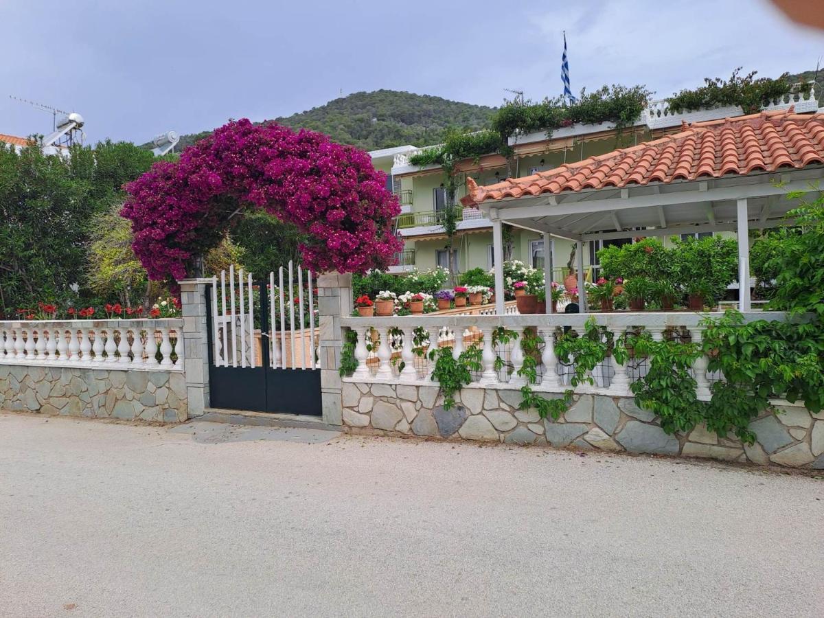 Rois Appartments Poros Town Extérieur photo